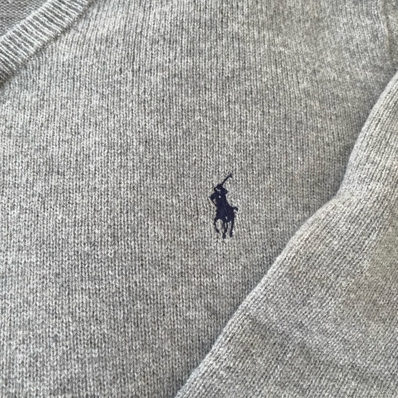 Polo Ralph Lauren Gray V-Neck Sweater Lambs wool
- XL - Picture 2 of 6